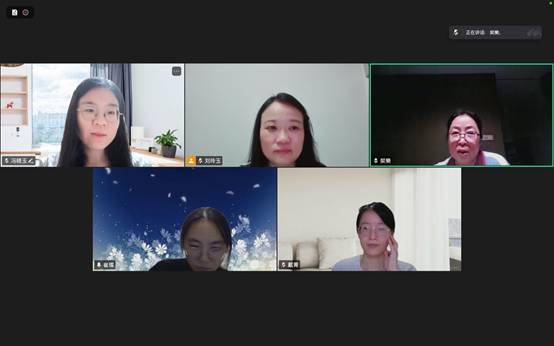 一群男人和女人截图 描述已自动生成